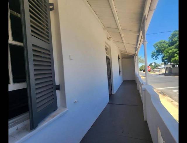 3 BEDROOM HOUSE FOR SALE IN BERGZICHT